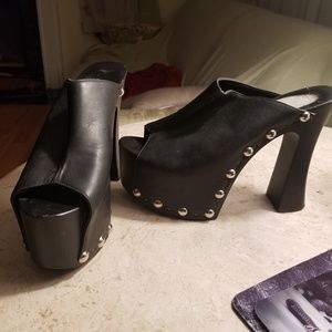Vintage Black Leather Platform Shoes.